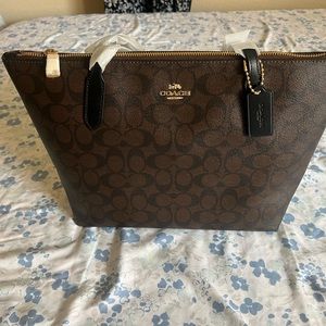 Coach brand new brown shoulder bag